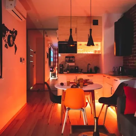 Movie Jacuzzi Apartment At The Main Station By Noclegi Renters Cracovia Exterior foto
