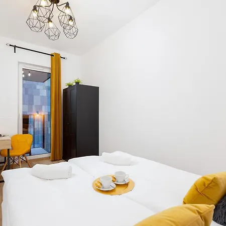 Movie Jacuzzi Apartment At The Main Station By Noclegi Renters Cracovia Exterior foto