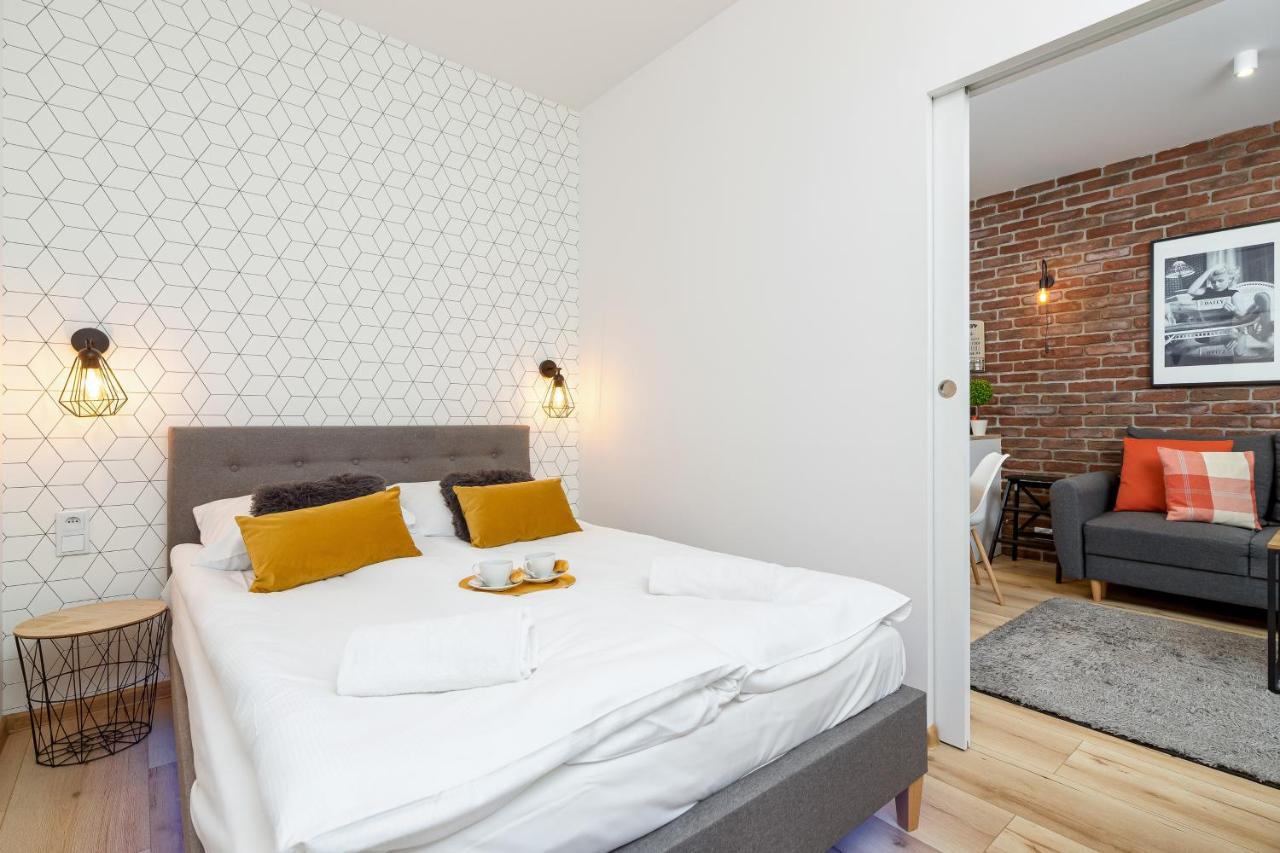 Apartamento Movie Jacuzzi At The Main Station By Renters