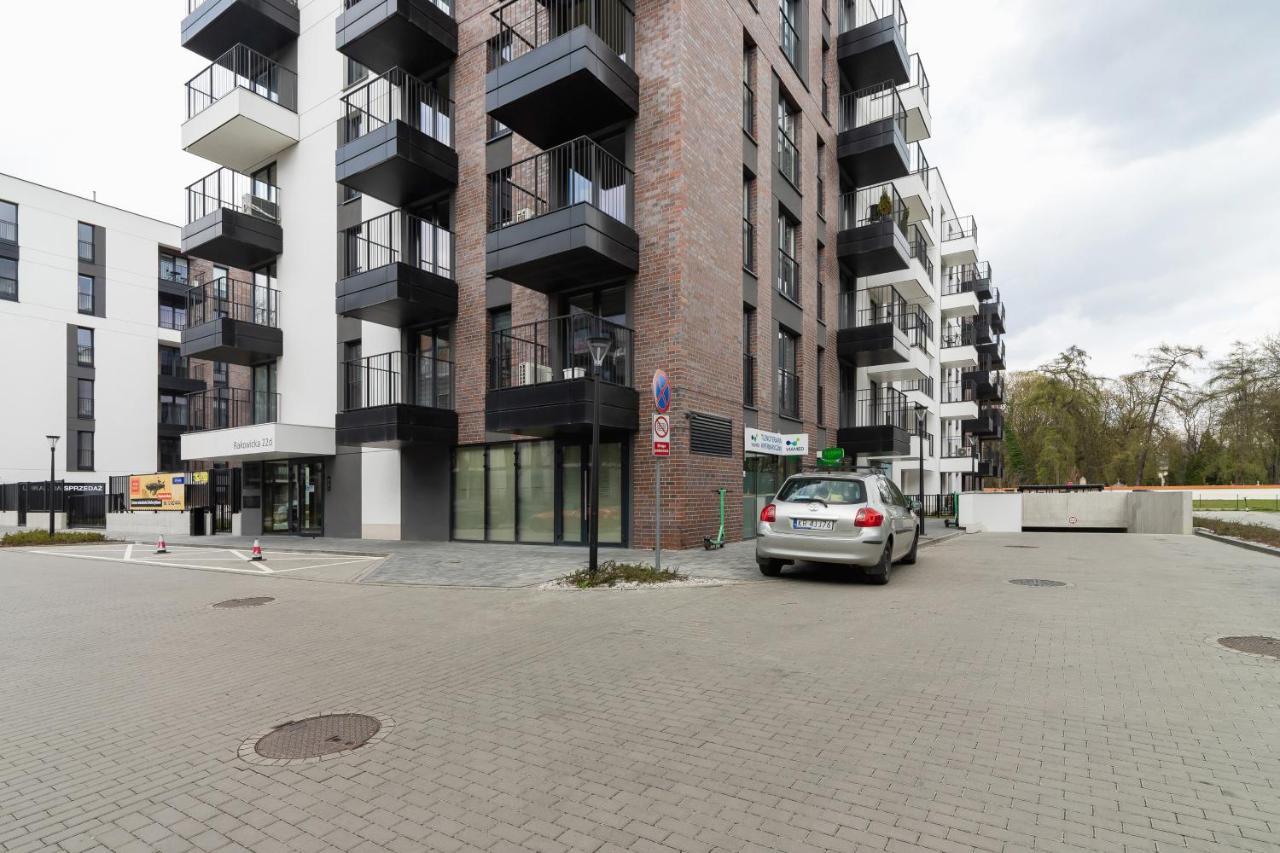 Movie Jacuzzi At The Main Station By Renters Apartmán *