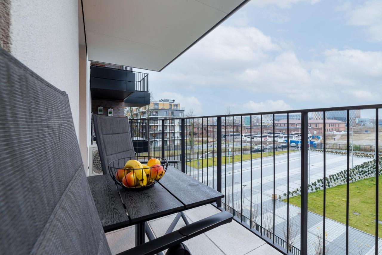 Movie Jacuzzi At The Main Station By Renters Apartamento Cracovia
